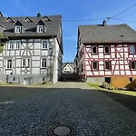 Stilvolle Auszeit Im Hunsrueck-aussicht Und Komfort 公寓