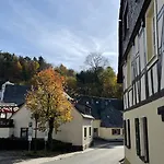 公寓 Stilvolle Auszeit Im Hunsrueck-aussicht Und Komfort *