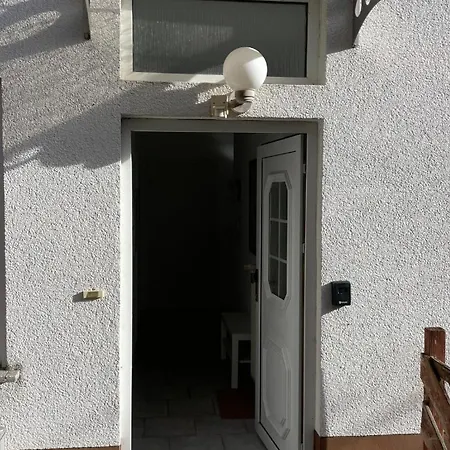 Stilvolle Auszeit Im Hunsrueck-aussicht Und Komfort Apartmán Herrstein
