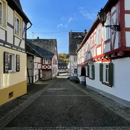 Stilvolle Auszeit Im Hunsrueck-aussicht Und Komfort